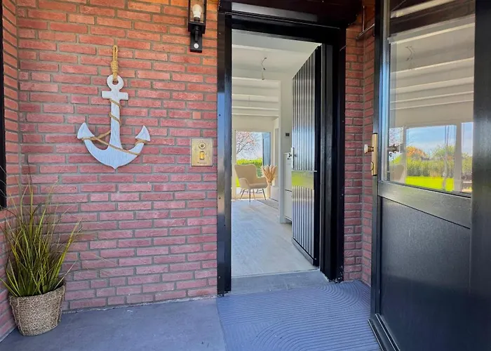 Ferienhaus Ufer-113 *